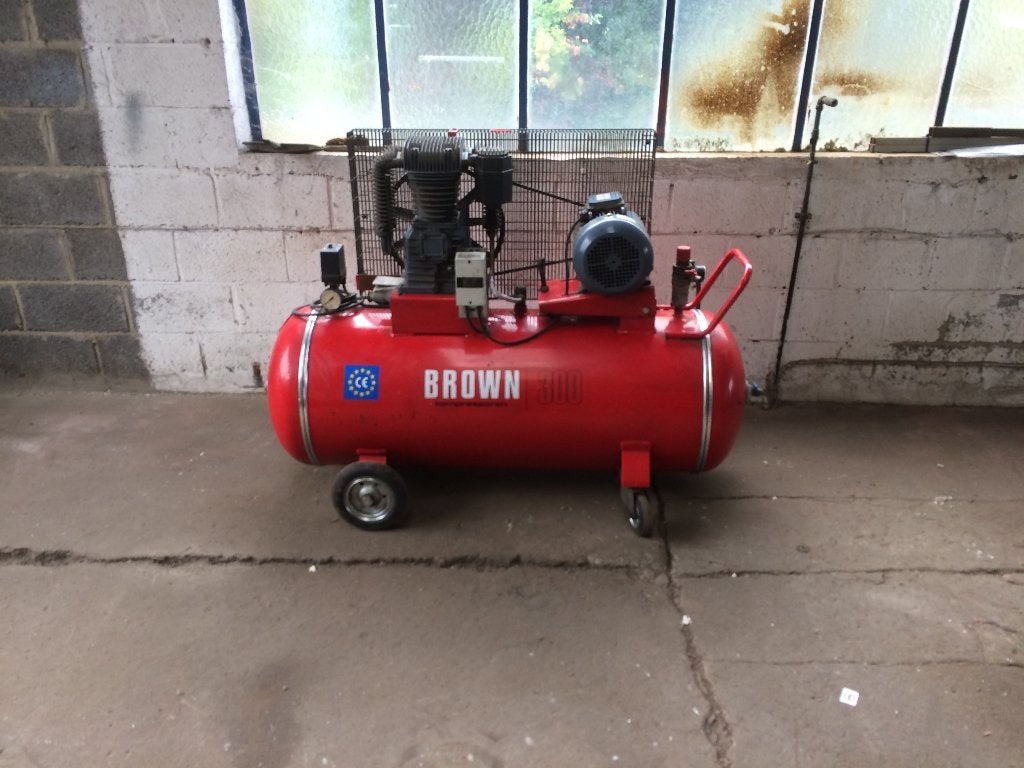 Compresseur Brown 300, Enlèvement