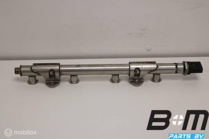 Brandstofrail VW Passat B8 1.4 TSI CZE 04E133320D, Autos : Pièces & Accessoires, Systèmes à carburant, Utilisé
