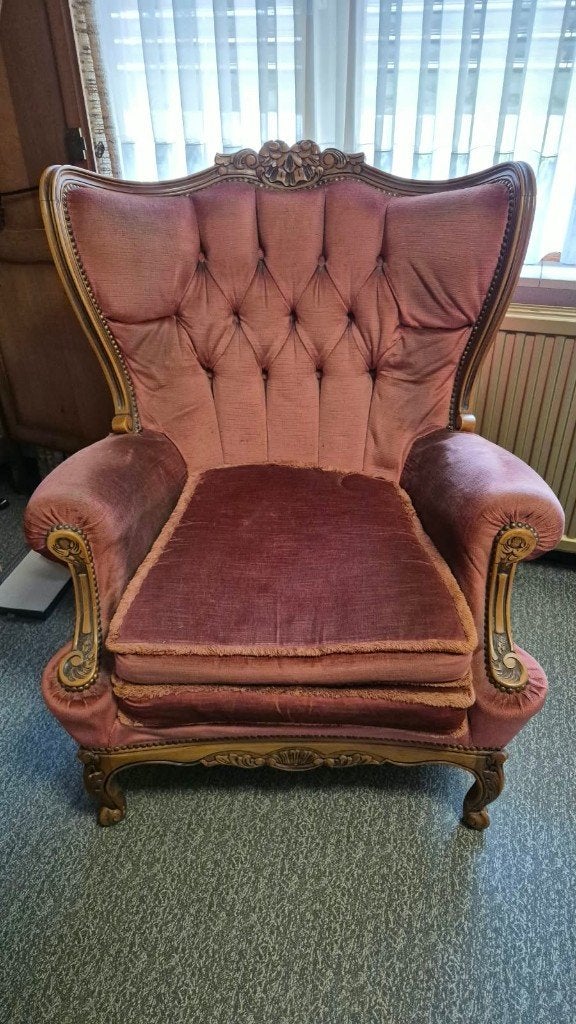 Klassieke Antieke Oorfauteuil in Oudroze Velours, Ophalen