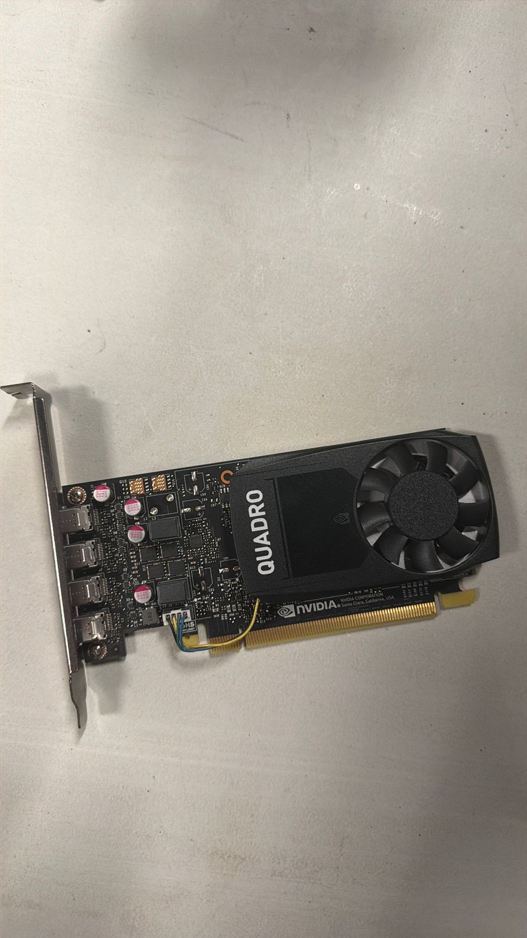 Quadro P1000, Ophalen, Gebruikt