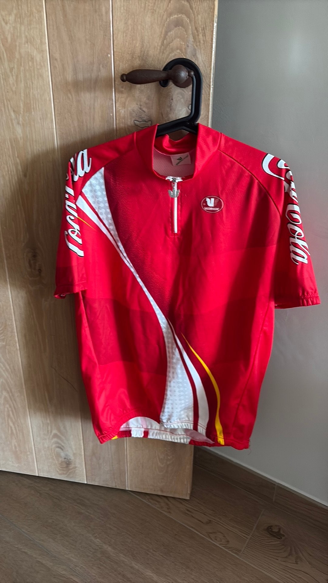 Koers kleding coca cola, Ophalen, Overige typen, Overige maten, Gedragen