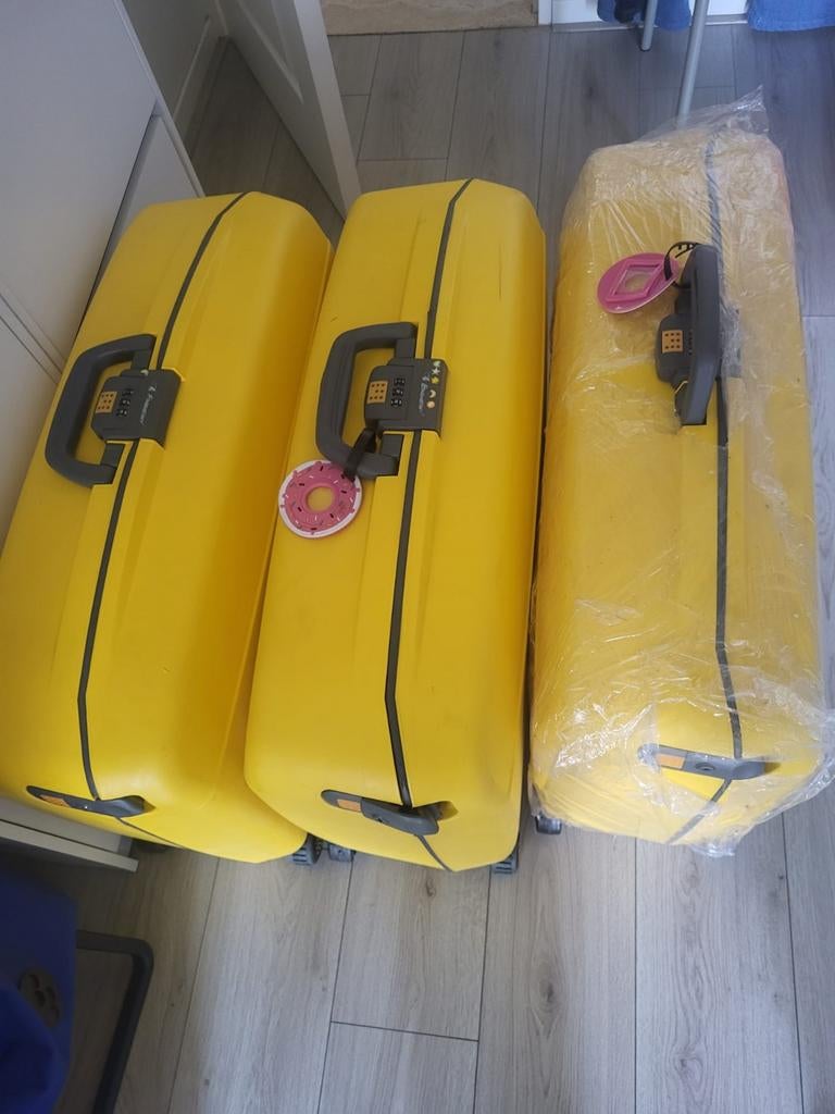 3 reiskoffers merk Eminent gele kleur, Ophalen