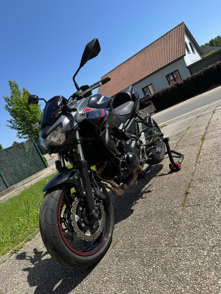Kawasaki Z650 A2 noir, parfaite état, Motos, Motos | Kawasaki, Naked bike, 12 à 35 kW, 2 cylindres, Permis Moto A2 minimum, ABS
