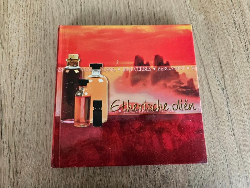 etherische oliën, Boeken, Ophalen of Verzenden, Zo goed als nieuw, Overige typen