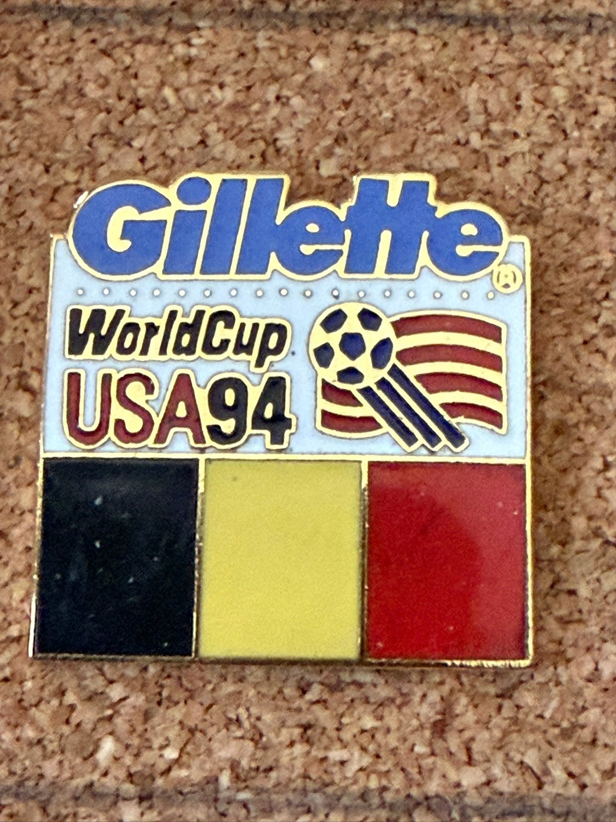 Lot 19 pins tode duivels usa 1994, Verzamelen, Ophalen of Verzenden, Zo goed als nieuw