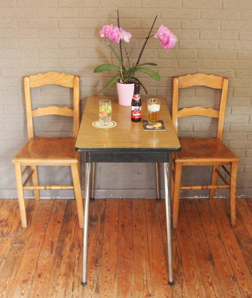 Cafétafel Met Bruin Formica Blad / + Caféstoelen / Jaren 60, Huis en Inrichting, Ophalen, Gebruikt, Rechthoekig, Vintage / Jaren 60