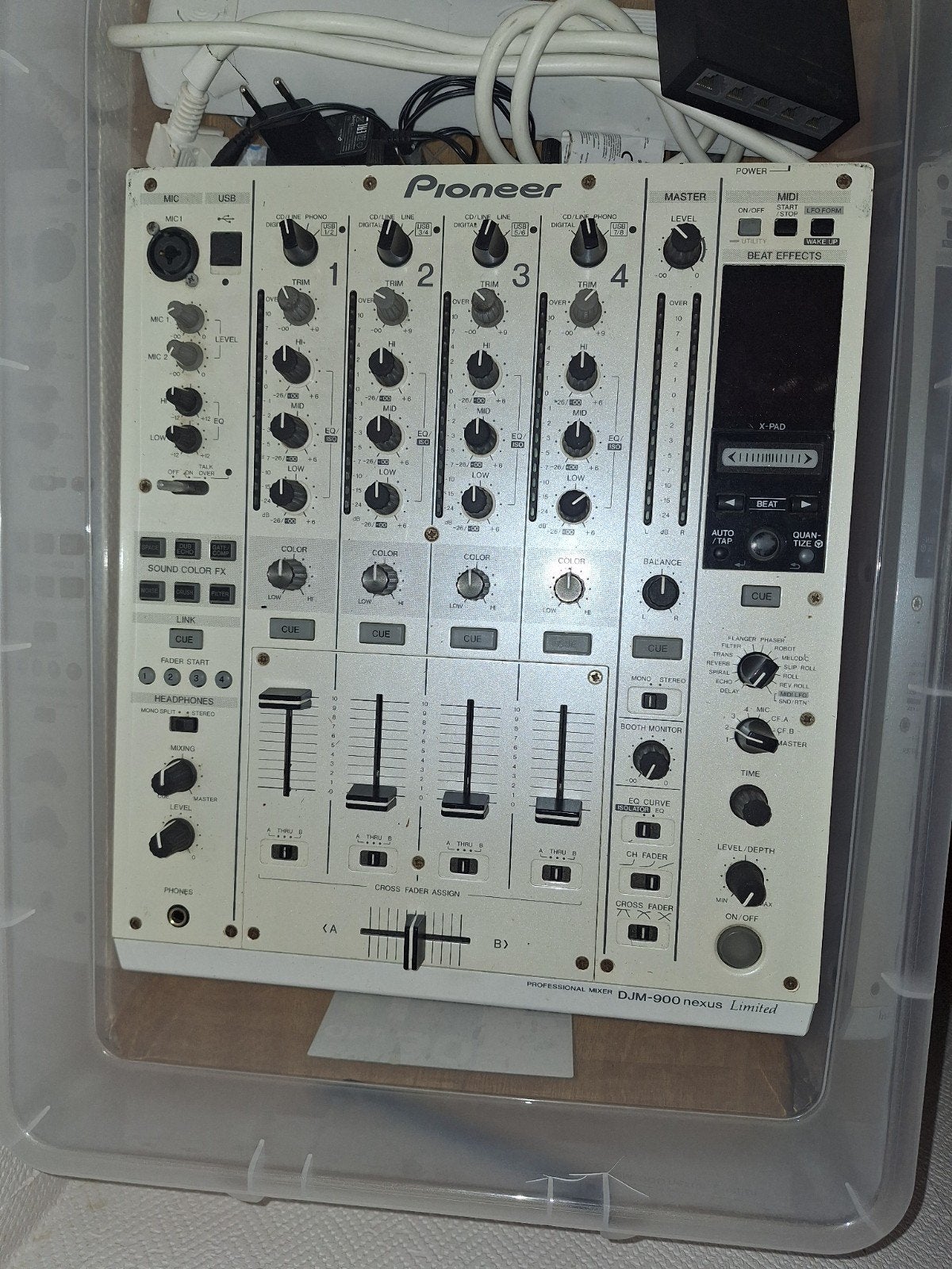Pioneer DJM 900 nexus (White Limited edition), Musique & Instruments, Tables de mixage, Enlèvement, Utilisé, Moins de 5 canaux