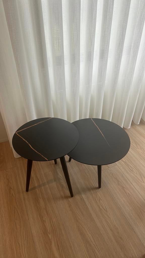Salontafels Juntoo zwart, Maison & Meubles, Tables | Tables d'appoint, Utilisé, Rond, Enlèvement