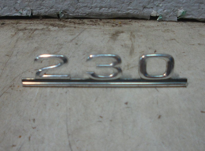 EMBLEEM Mercedes-Benz 200-300 (W123) (1238170415), Auto-onderdelen, Gebruikt, Mercedes-Benz, Dialog.mb@mercedes-benz.com, Mercedes-Benz AG