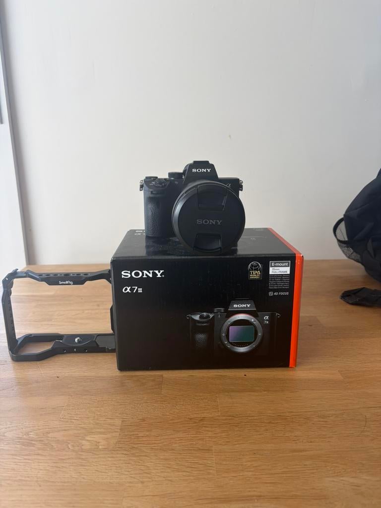 Sony A7 III + SONY E 18-105mm F/4.0G OSS PZ + Smallrig body, Audio, Tv en Foto, Fotocamera's Digitaal, Ophalen, Zo goed als nieuw
