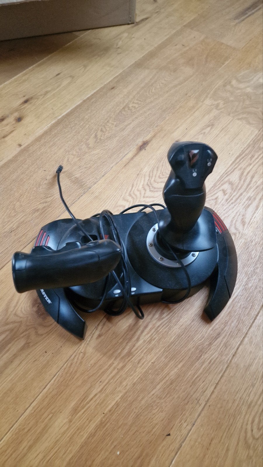 manette simulateur d'avion trustmaster, Enlèvement