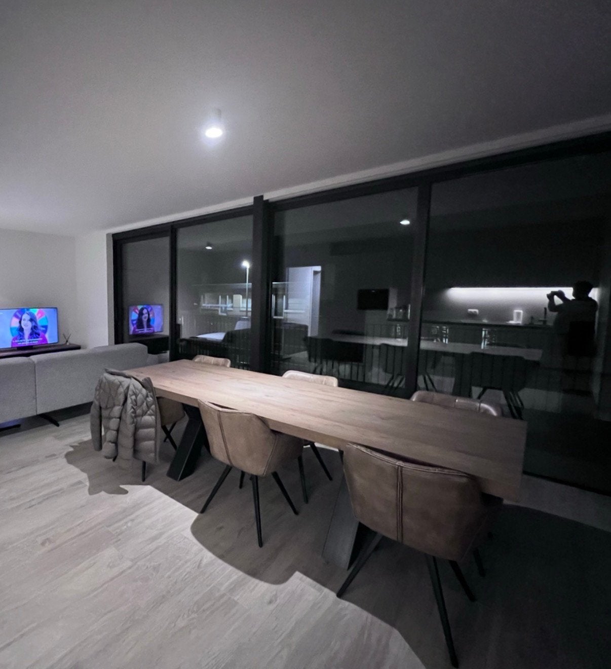 Eettafel hout tafel, Huis en Inrichting, Ophalen, Zo goed als nieuw