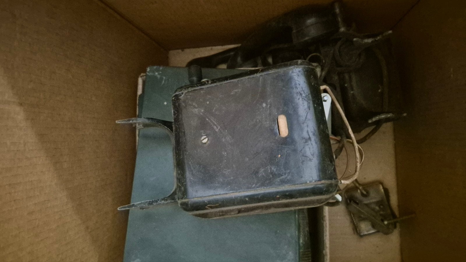 Antieke Veldtelefoon / Inductor (ca. Jaren '30-'50), Ophalen of Verzenden