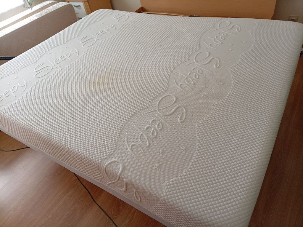 Sleepy foam mattress is for sale in a good shape., Matelas, Comme neuf, Enlèvement, 200 cm