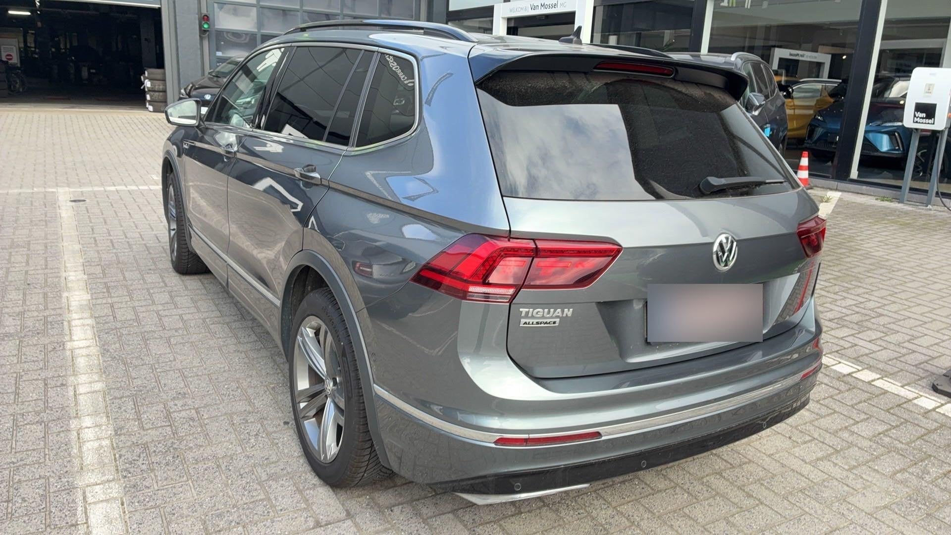 Volkswagen Tiguan Allspace 2.0 TDI DSG R-Line PANODAK | STUU, Auto's, Stof, Gebruikt, 4 cilinders, 2000 kg