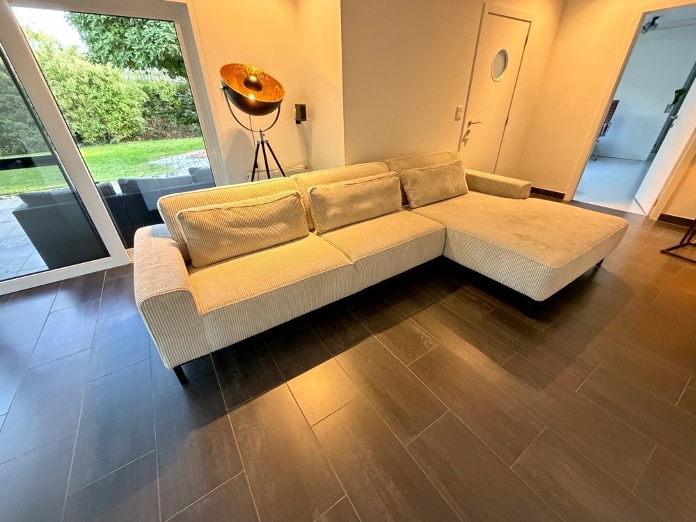 Grote moderne hoeksalon in ribstof (zo goed als nieuw), Huis en Inrichting, Ophalen, 300 cm of meer, 75 tot 100 cm, Zo goed als nieuw