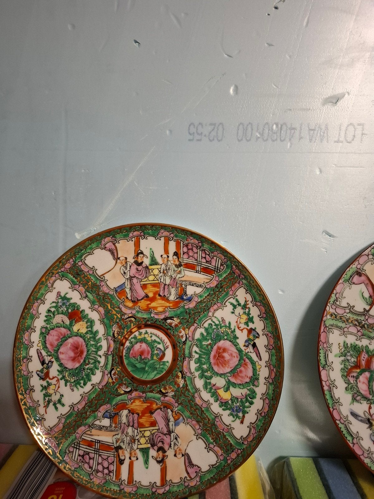 2 assiettes, Enlèvement