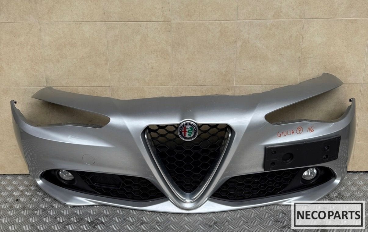 ALFA ROMEO GIULIA VOORBUMPER ORIGINEEL ALLES LEVERBAAR!!!, Gebruikt, -, Ophalen of Verzenden, Alfa Romeo