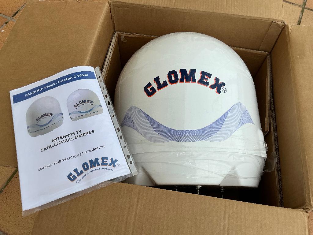 Antenne satellite marine Glomex Pandora V8000 - Nouvelle,, Sports nautiques & Bateaux, Enlèvement, Neuf, Autres types