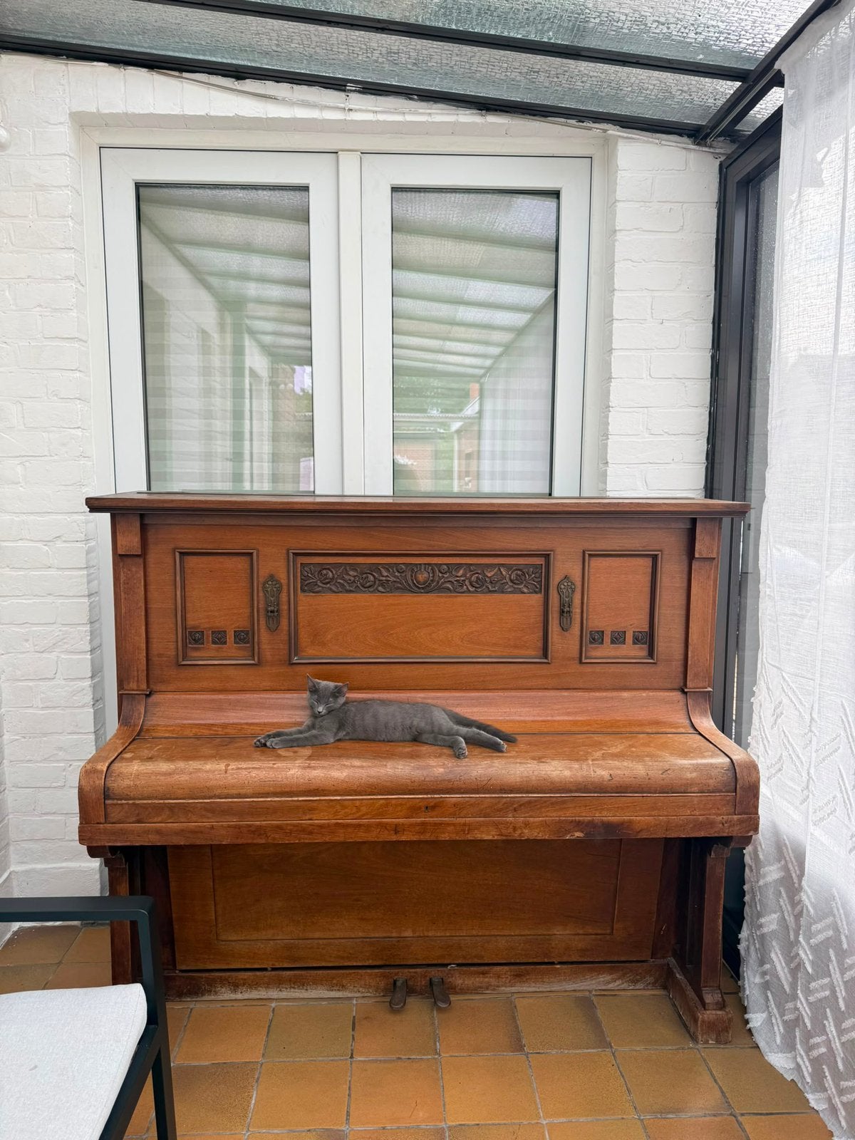 Piano buffet en bois, Musique & Instruments, Enlèvement, Comme neuf, Brun, Piano