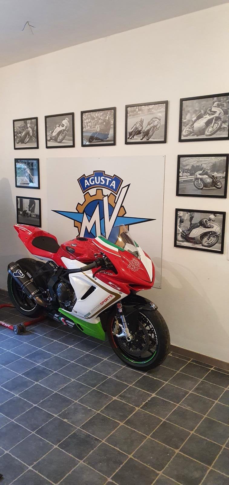 MV Agusta F3 675 – 2014– Originele Race Track, Motoren, 675 cc, 3 cilinders, Super Sport, Particulier