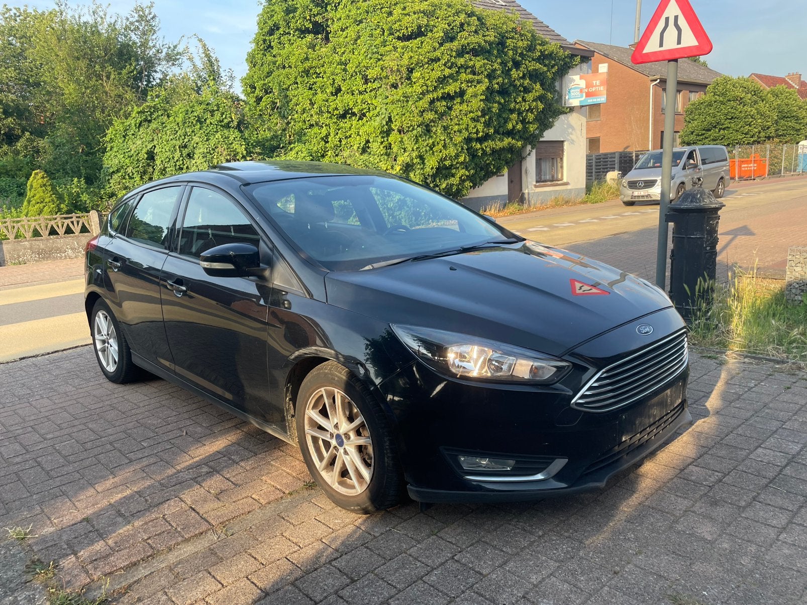 EXPORT-Ford Focus Automaat - 141.000 KM - 2.0 Benzine, Auto's, 1995 cc, Zwart, Leder, 5 deurs