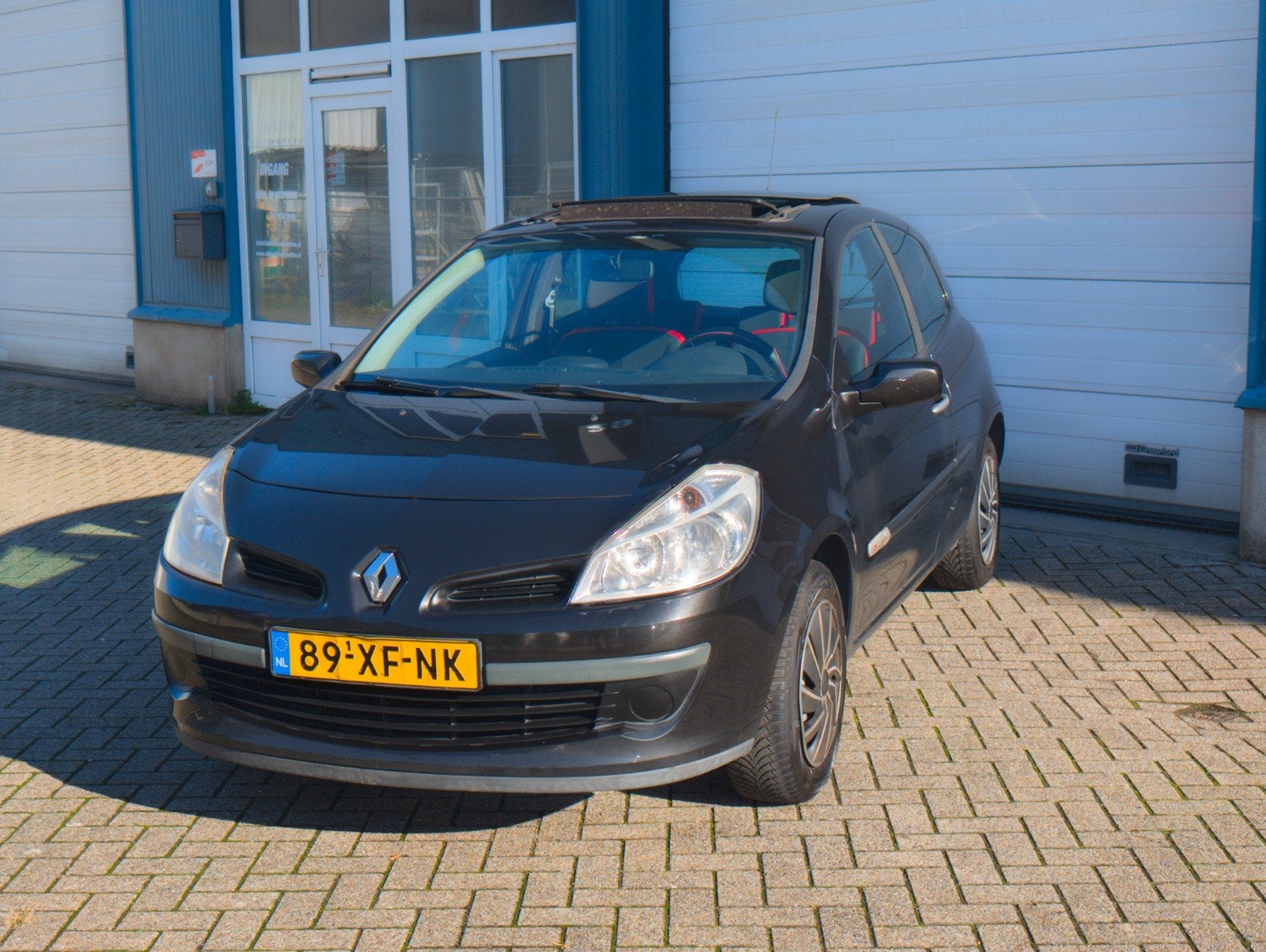 Renault Clio 1.4 16v RIP Curl Panodak Climatiseur, Autos, Achat, Entreprise, 72 kW, Noir