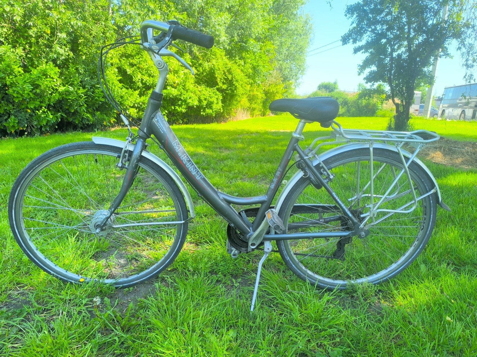 Vrouwen fiets in goede staat, Enlèvement