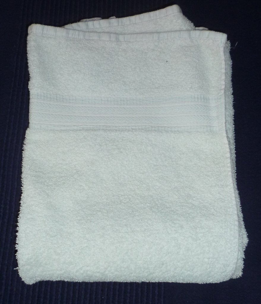 E5. Serviette de bain Santens – 100% coton – 130  60 cm, Huis en Inrichting, Ophalen of Verzenden, Gebruikt, Wit, Handdoek