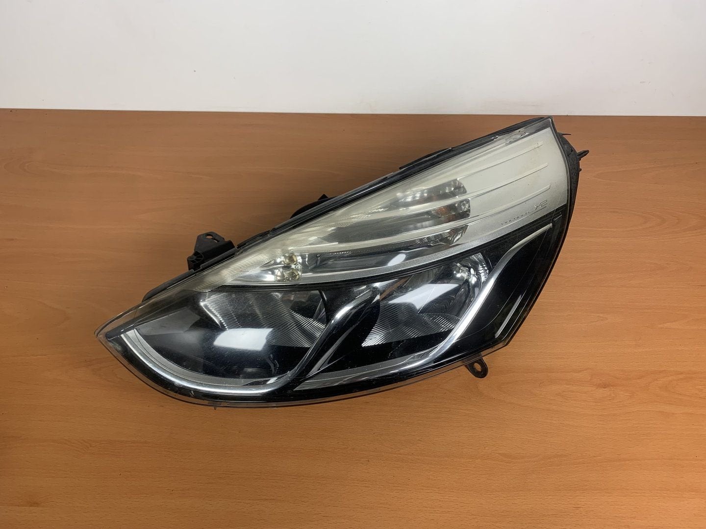 koplamp links renault clio IV 2013 tot 2016 zwart 260601850R, Gebruikt, -, Renault, -