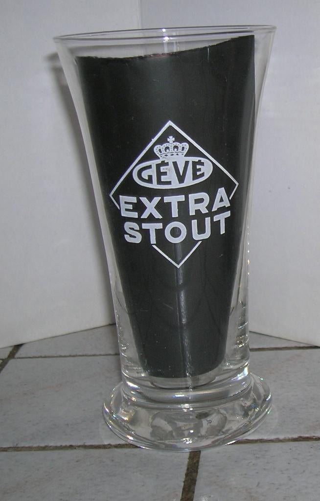 GEVE   Extra stout   texte blanc, Collections, Marques de bière, Enlèvement ou Envoi, Comme neuf, Verre ou Verres