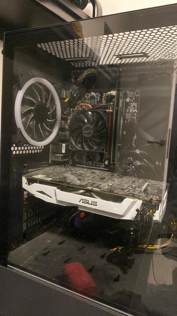 Gaming pc met monitor kan ook zonder monitor, Computers en Software, Desktop Pc's, Ophalen of Verzenden, Gebruikt, Met monitor