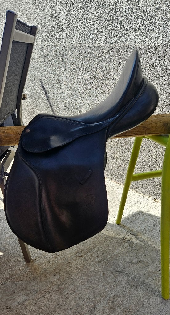 Selle mixte Bates 17, Dieren en Toebehoren, Paarden en Pony's | Zadels, Ophalen, Gebruikt, M (17 inch), Diepe zit