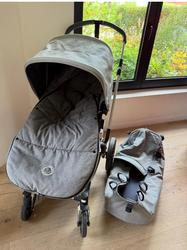 Buggy van Bugaboo met wieg, kinderzit, adapters, regenhoes, Ophalen, Zo goed als nieuw
