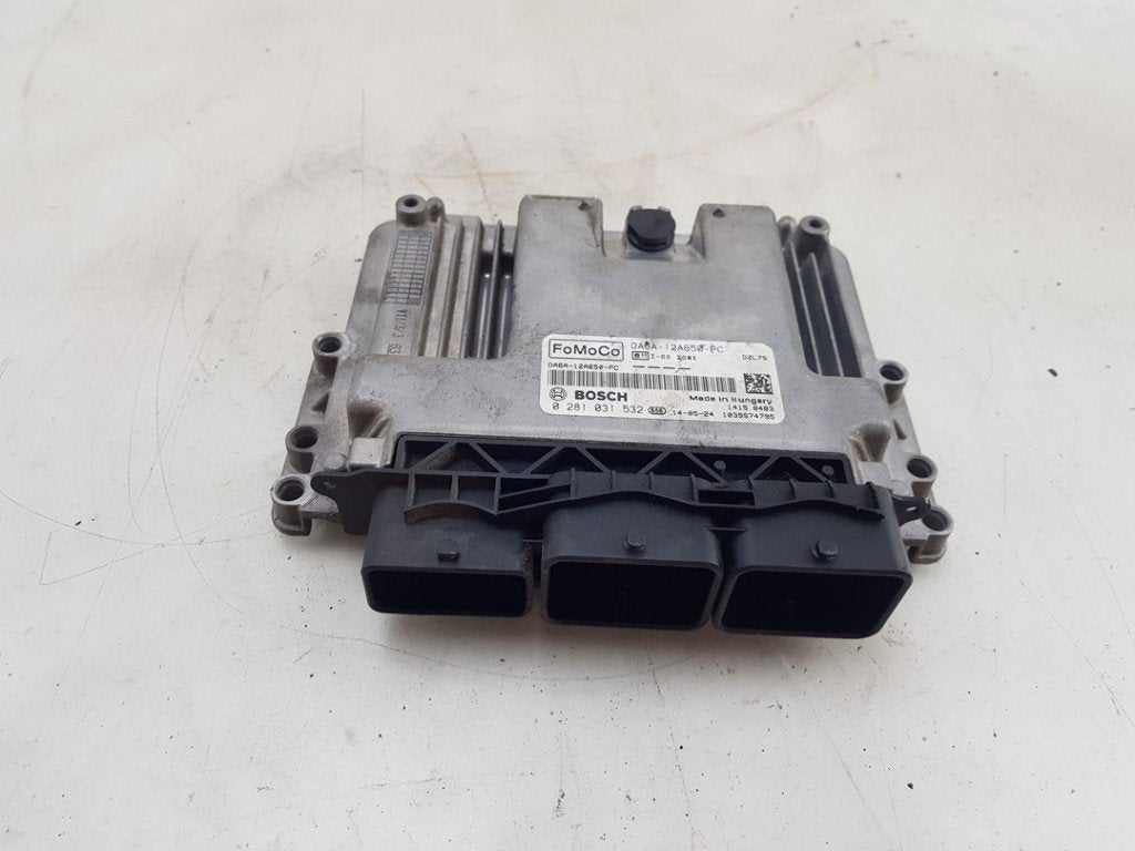 CALCULATEUR MOTEUR ECU Ford Fiesta 6 (JA8) (01-2008/01-2018), Robert Bosch AG, Robert-Bosch-Allee 1
74232  Abstatt, DE, Engineering@bosch.com
