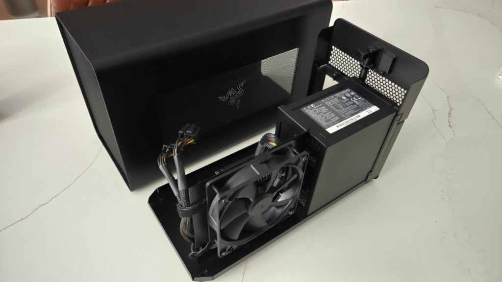 Boîtier eGPU Razer Core X, Computers en Software, Computerbehuizingen, Ophalen, Zo goed als nieuw