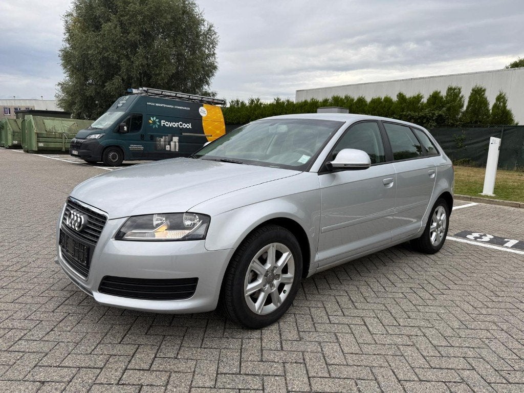 Audi A3 1.4 essence année 2009 65000 km bon état, Achat, Entreprise, Noir, 5 portes
