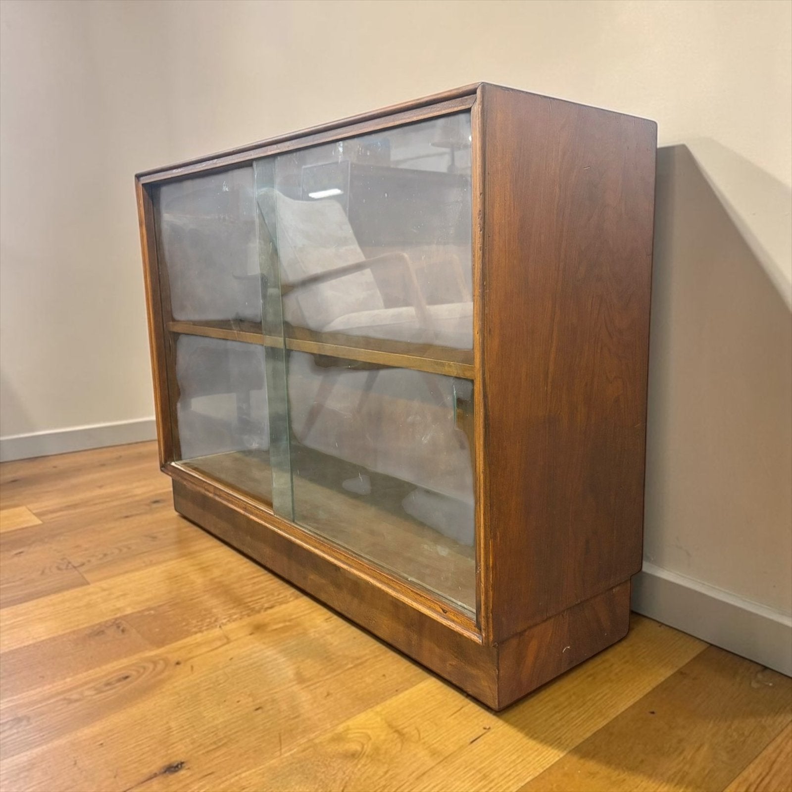 Vitrine vintage en bois, Envoi, Utilisé, Commode