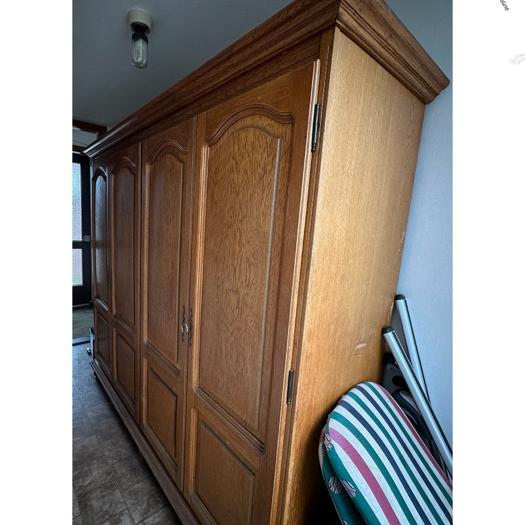 Grote kast, Ophalen, Met deur(en), Gebruikt, 200 cm of meer