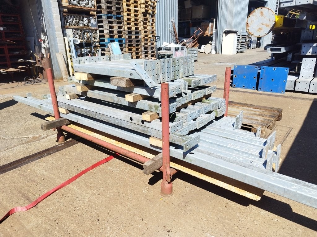 Gegalvaniseerde metalen kokers 60x60x3 mm + voet, Ophalen, Gebruikt, Koker 60x60x3 mm, Geen idee
