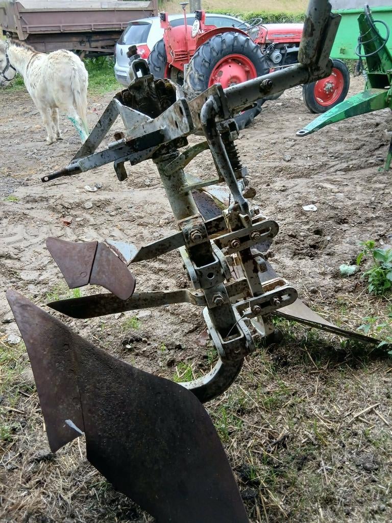 Charrue mucri tracteur, Articles professionnels, Enlèvement