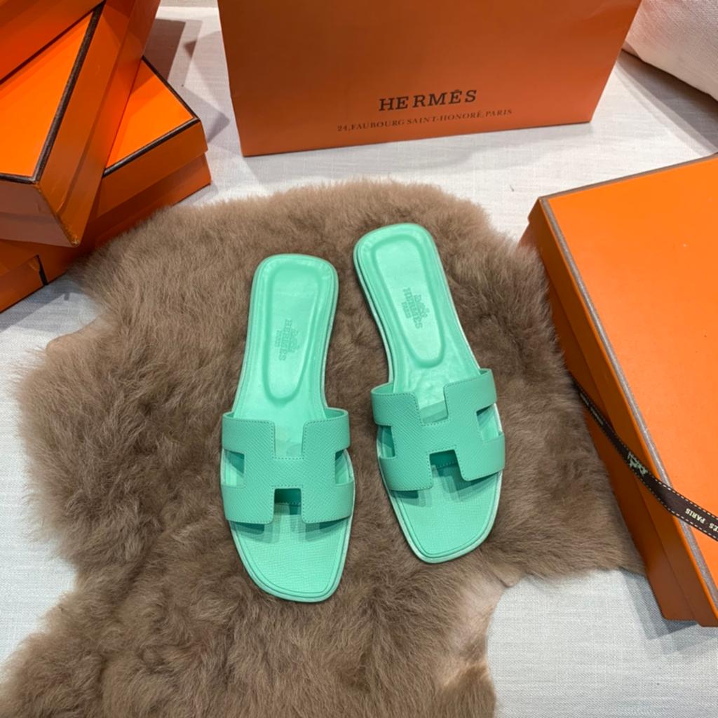 Hermès Oran, Kleding | Dames, Schoenen, Slippers, Overige kleuren, Nieuw, Ophalen of Verzenden