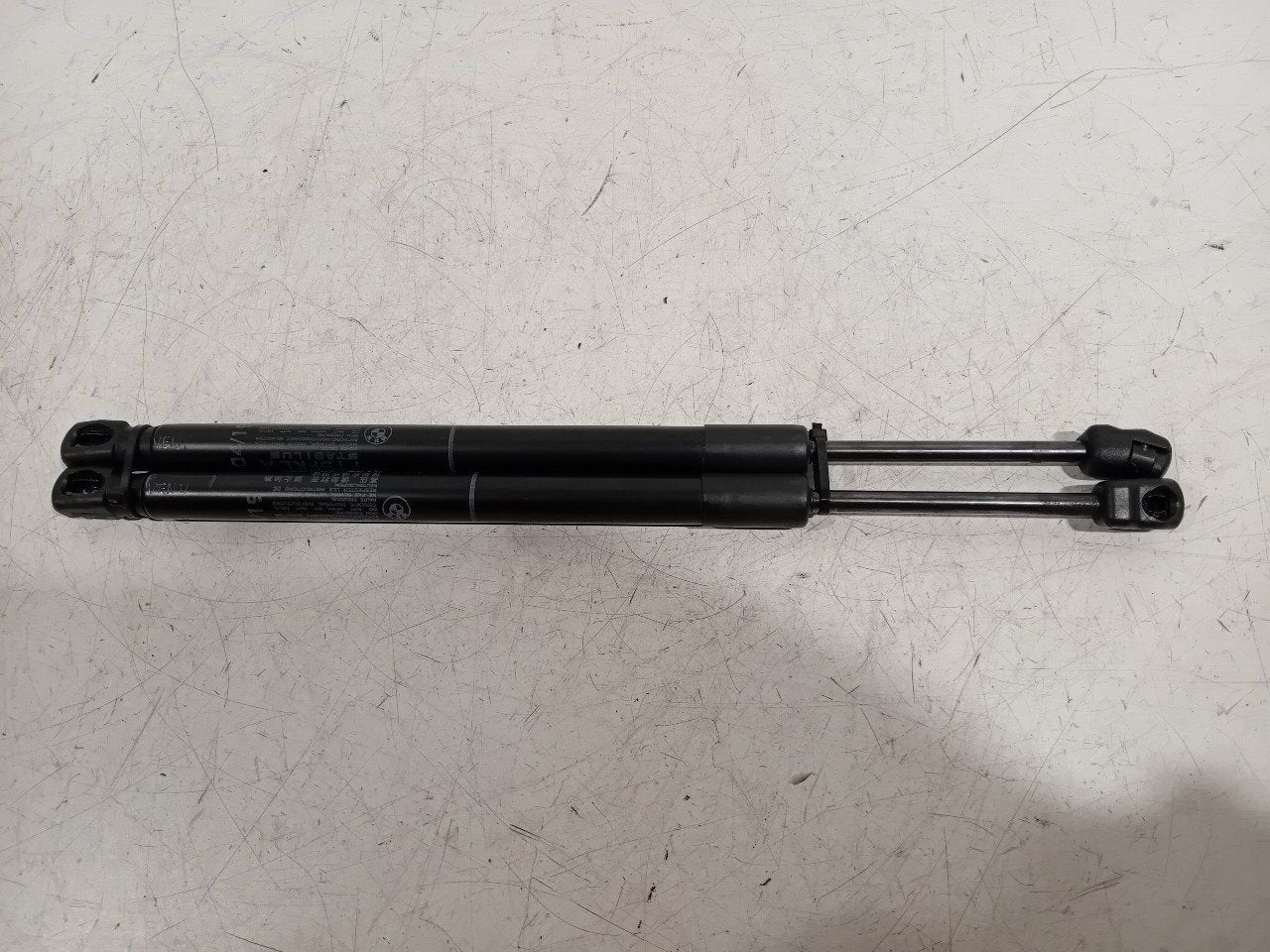 Gasdrukveerset voor BMW X5, Onderdelen@venauto.nl, Van der Ven Autorecycling B.V., Gebruikt, Ettenseweg 76, 4706 PB Roosendaal, The Netherlands