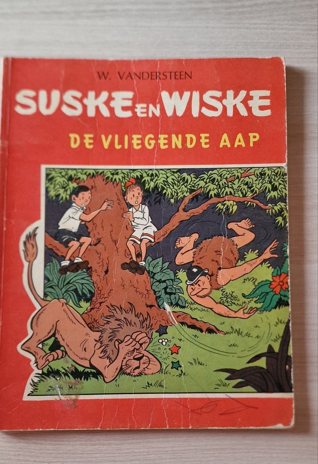 Suske en Wiske De Vliegende aap, Eén stripboek, Ophalen of Verzenden, Gelezen, Willy vandersteen