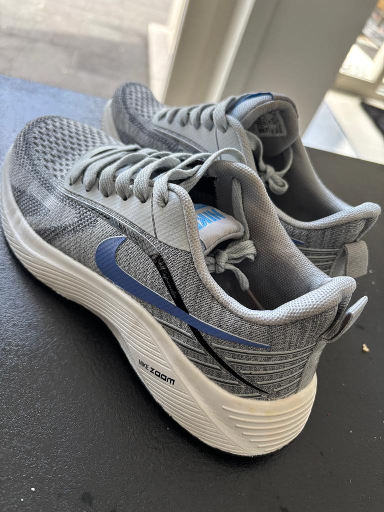 Nike zoom sportschoenen, Sport en Fitness, Ophalen of Verzenden, Zo goed als nieuw