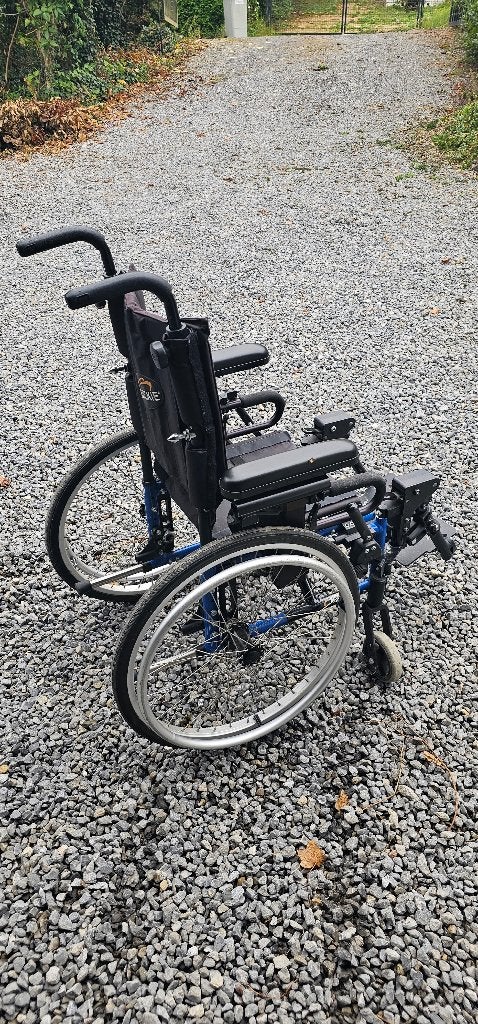 Fauteuil roulant pour enfant Quickie RXS, Enlèvement, Pliant, Utilisé, Fauteuil roulant à pousser