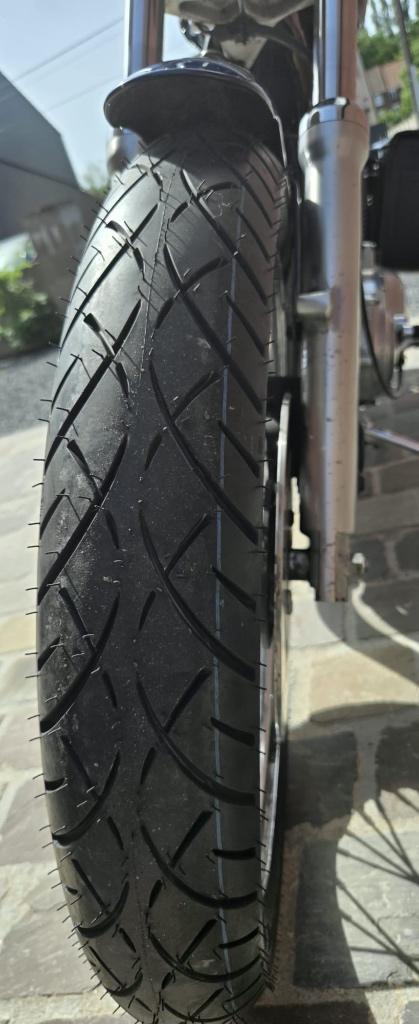 Moto Sportser 883, Motos, Particulier