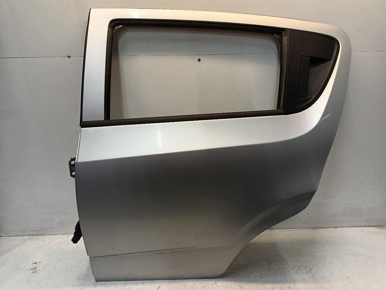 Portier links achter Chevrolet Aveo, Onderdelen@venauto.nl, Van der Ven Autorecycling B.V., Ettenseweg 76, 4706 PB Roosendaal, The Netherlands