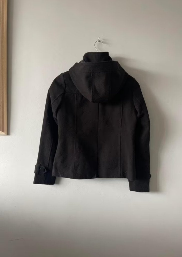 ZWARTE KORTE JAS MET CAPUCHON S, Ophalen of Verzenden, Zo goed als nieuw, Maat 36 (S), Zwart
