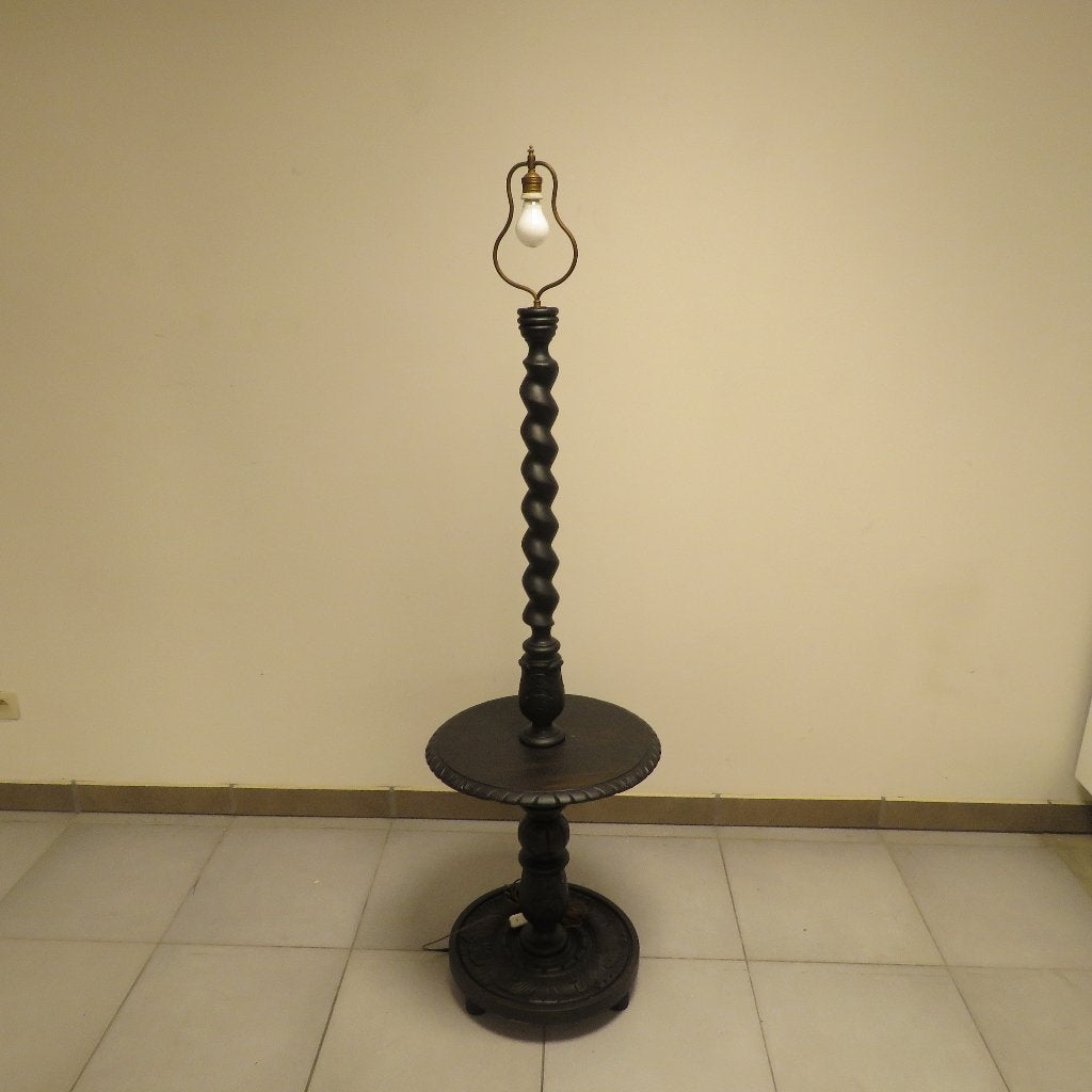 Lampadaire vintage en noyer sculpté, Enlèvement